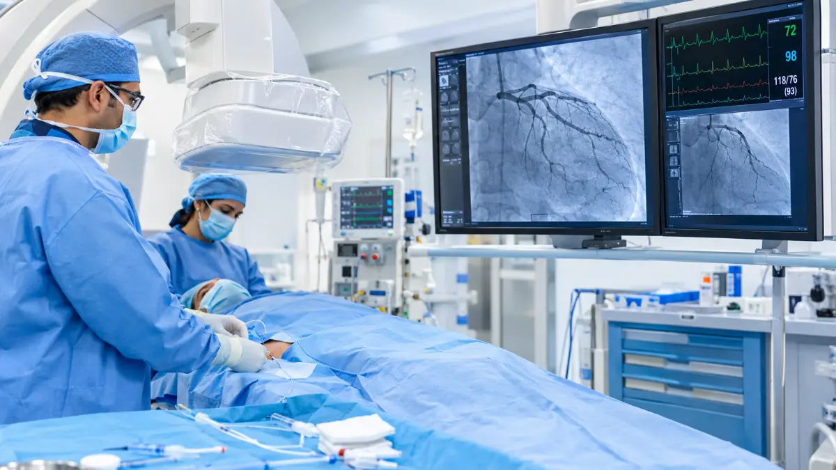 Coronary Angiography Procedure during Diagnostic Cardiac Catheterization with Fluoroscopic Visualization - Henotic Diagnostics